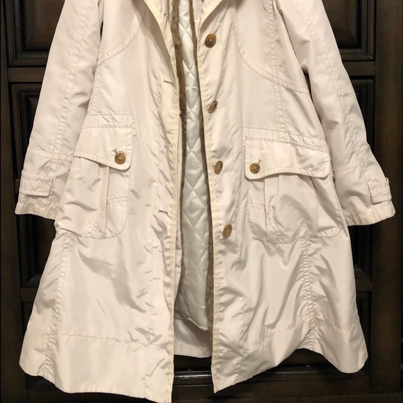 Women Raincoat - Picture 3 of 16